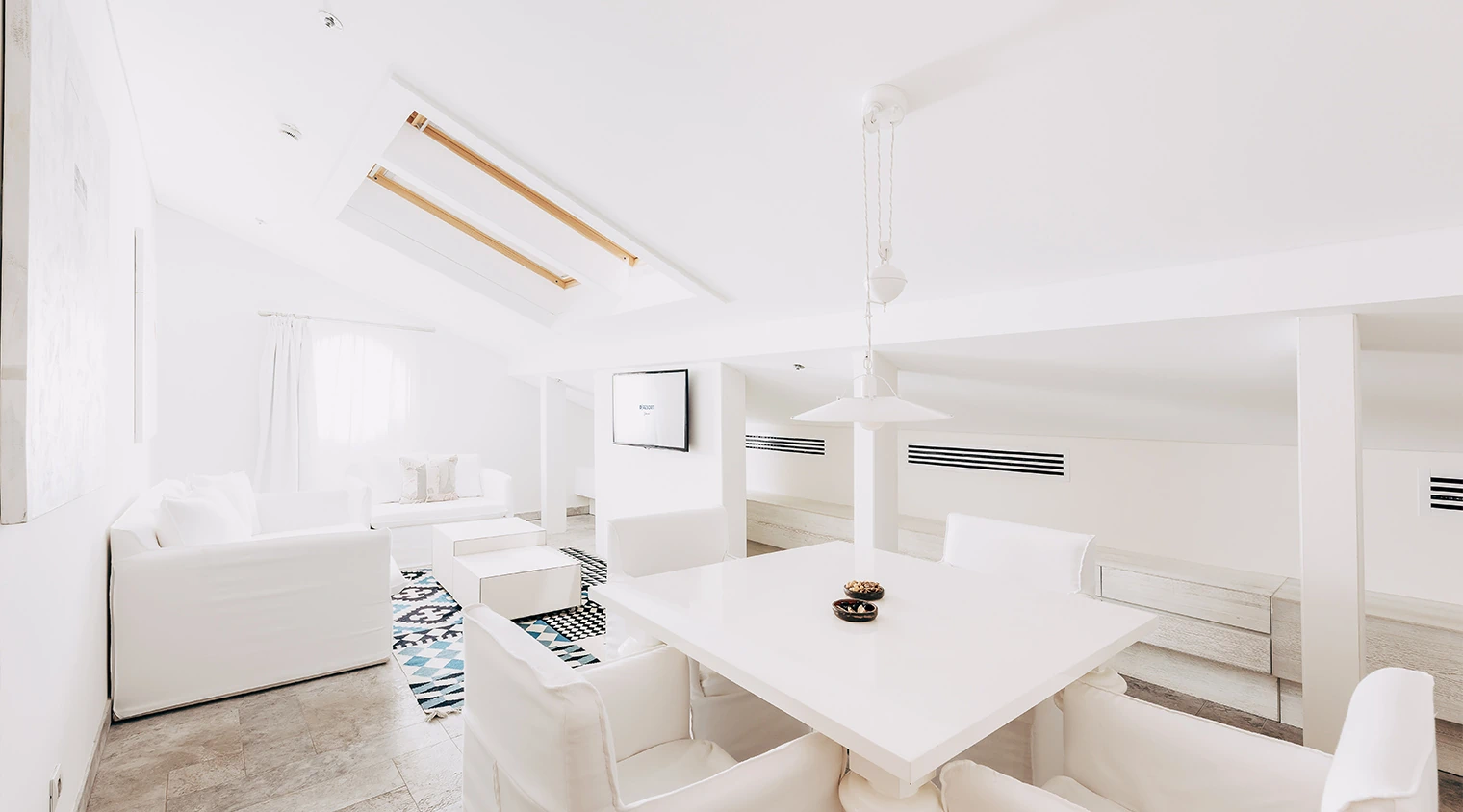 attic-suit-1-en
